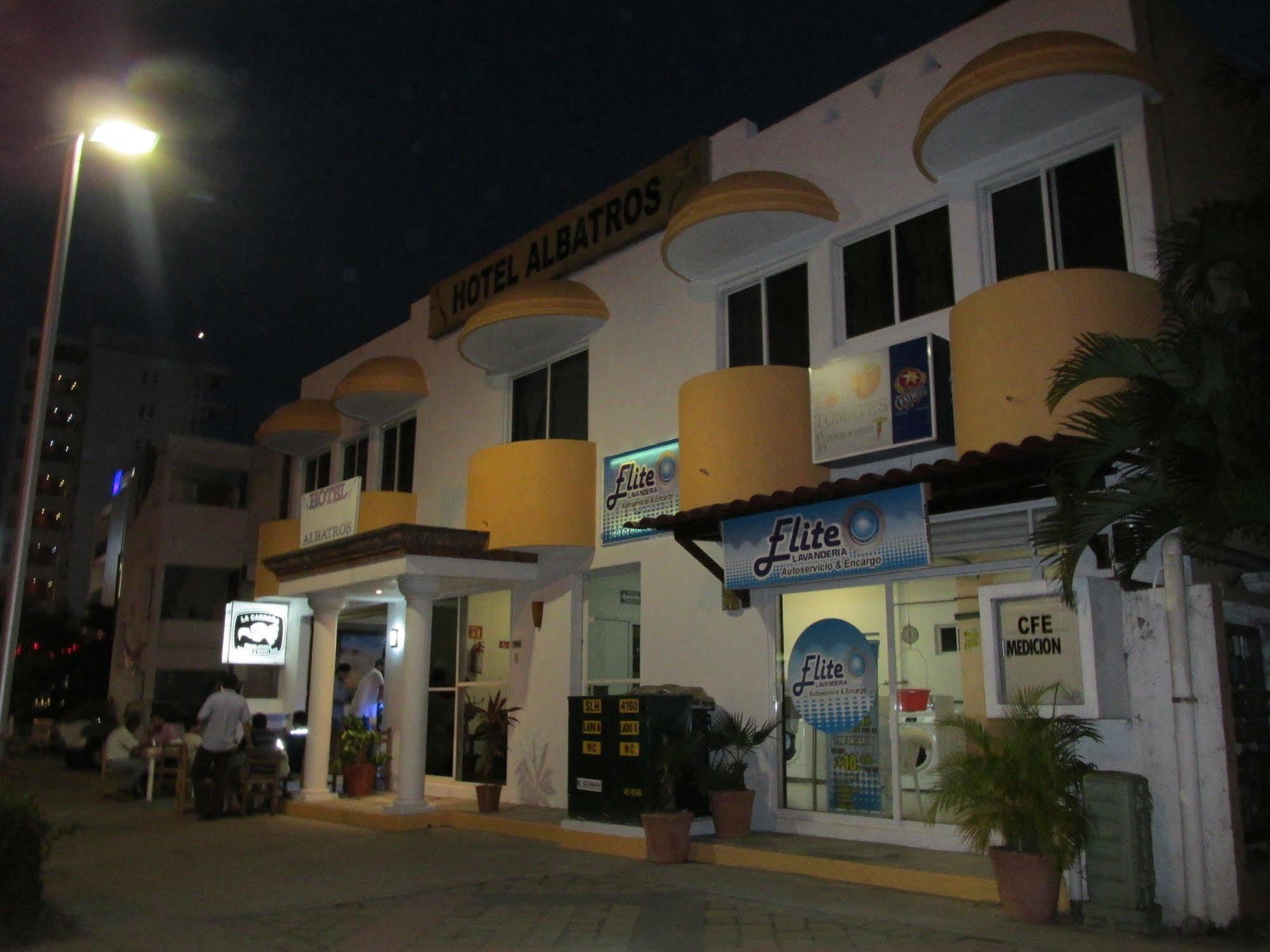 Hotel Albatros Manzanillo Exterior photo